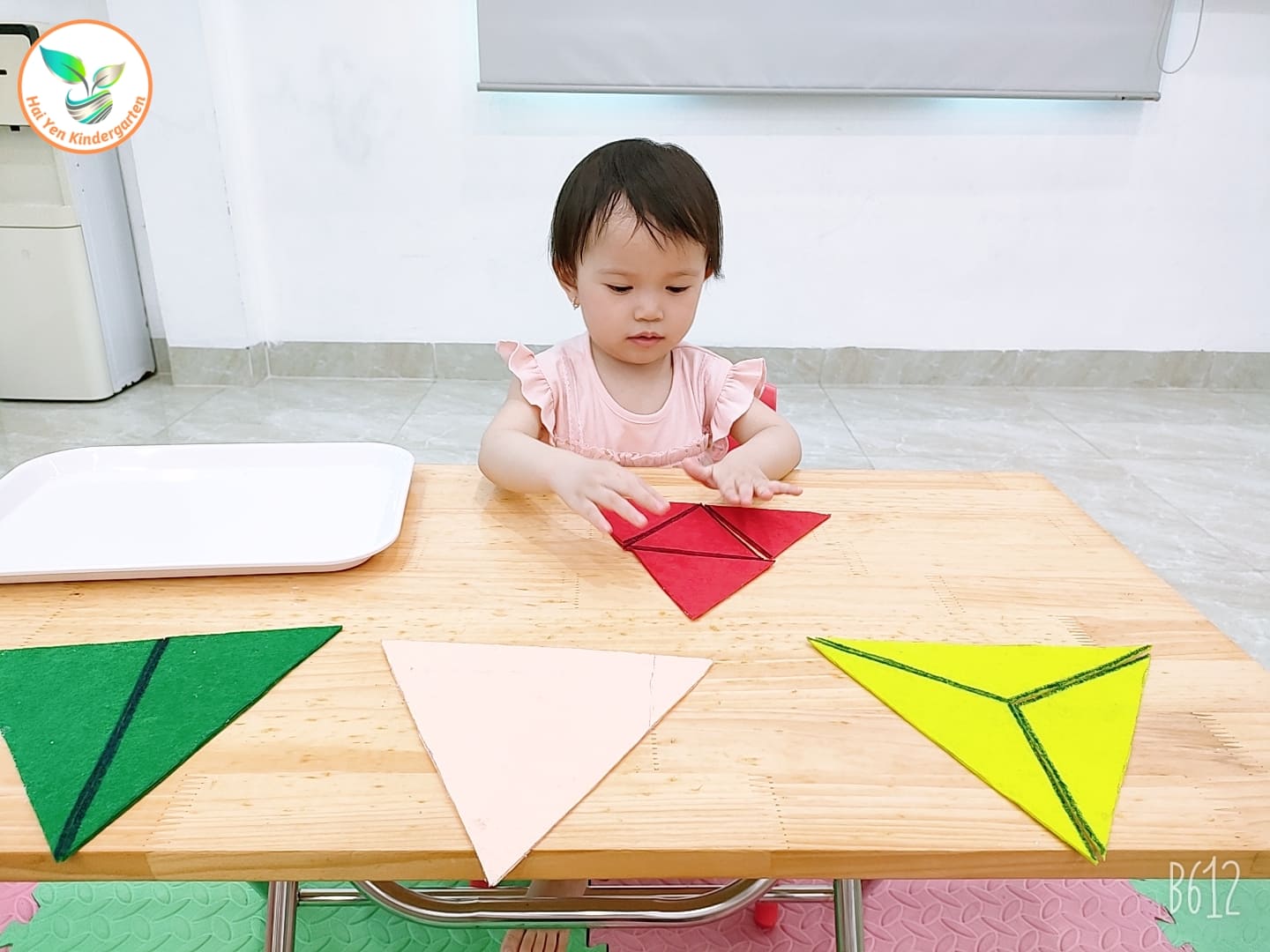 Hoạt Động Montessori Góc Giác Quan Hộp Tam Giác - Mầm Non Hải Yến - Trương Định