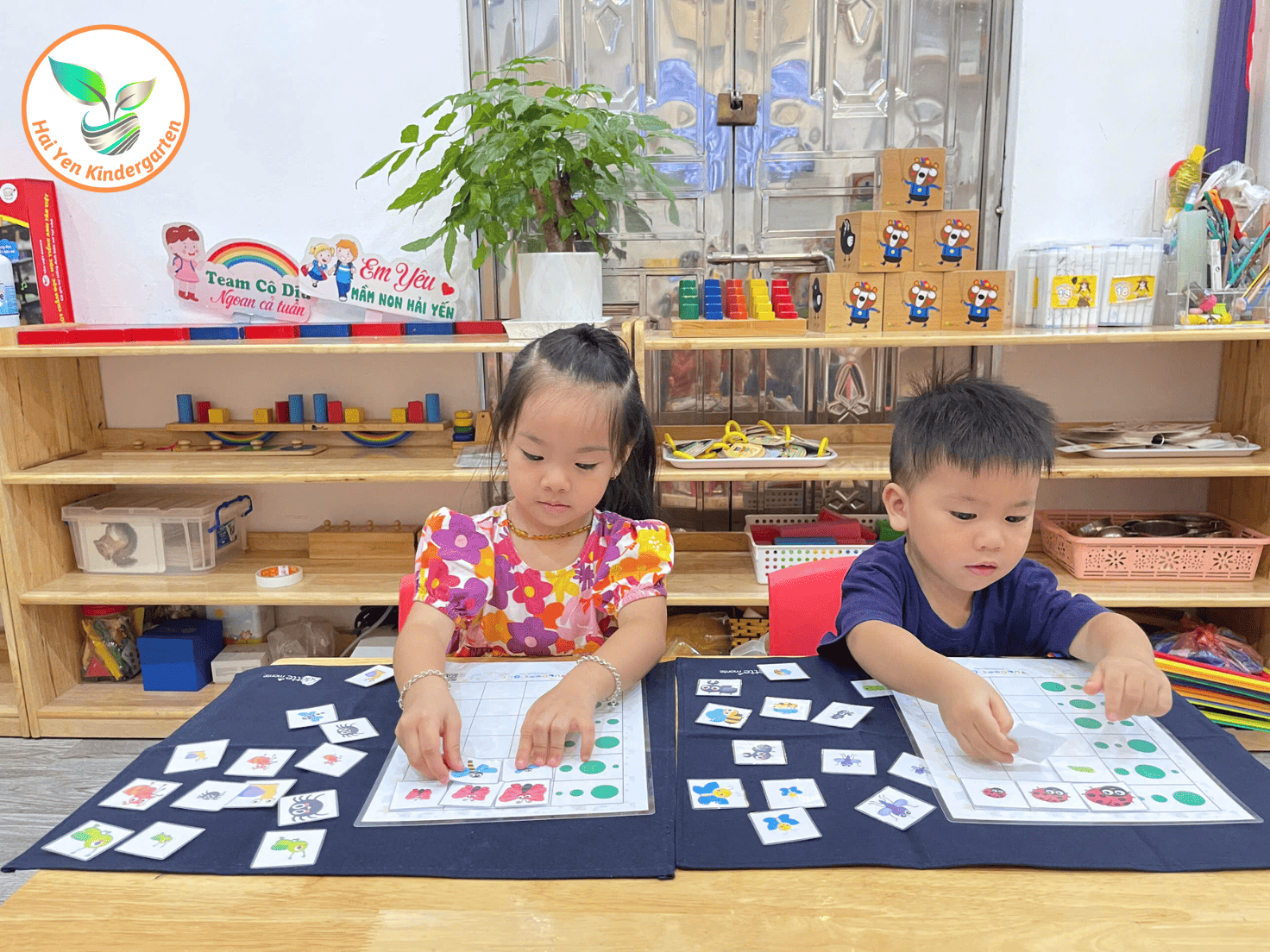 RÈN TƯ DUY LOGIC QUA HOẠT ĐỘNG “SẮP XẾP TO – NHỎ” - Mầm Non Hải Yến - Trương Định