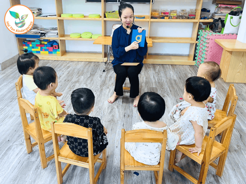 GIỜ HỌC TIẾNG ANH VUI NHỘN CÙNG CÔ VÀ CÁC BÉ - Mầm Non Hải Yến - Trương Định