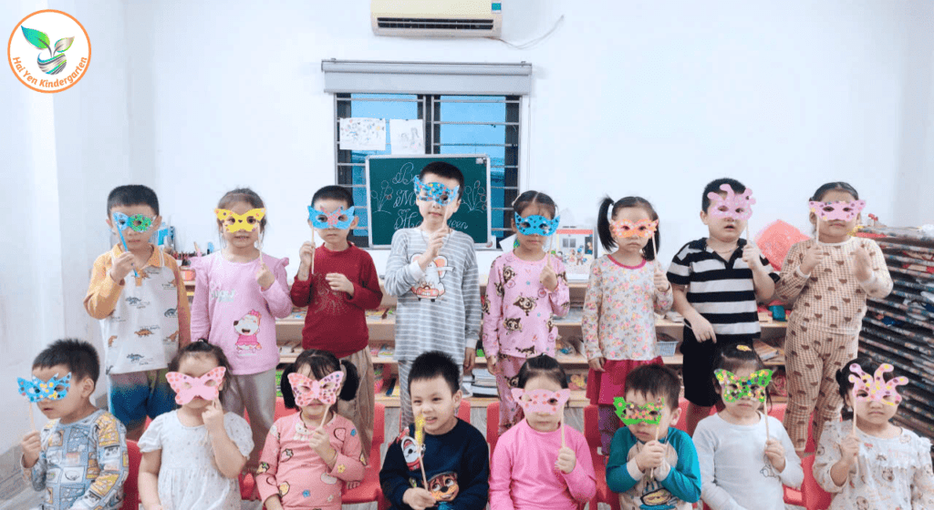 HALLOWEEN VUI NHỘN – BÉ SÁNG TẠO HẾT MÌNH! HALLOWEEN VUI NHỘN – BÉ SÁNG TẠO HẾT MÌNH! - Mầm Non Hải Yến - Trương Định