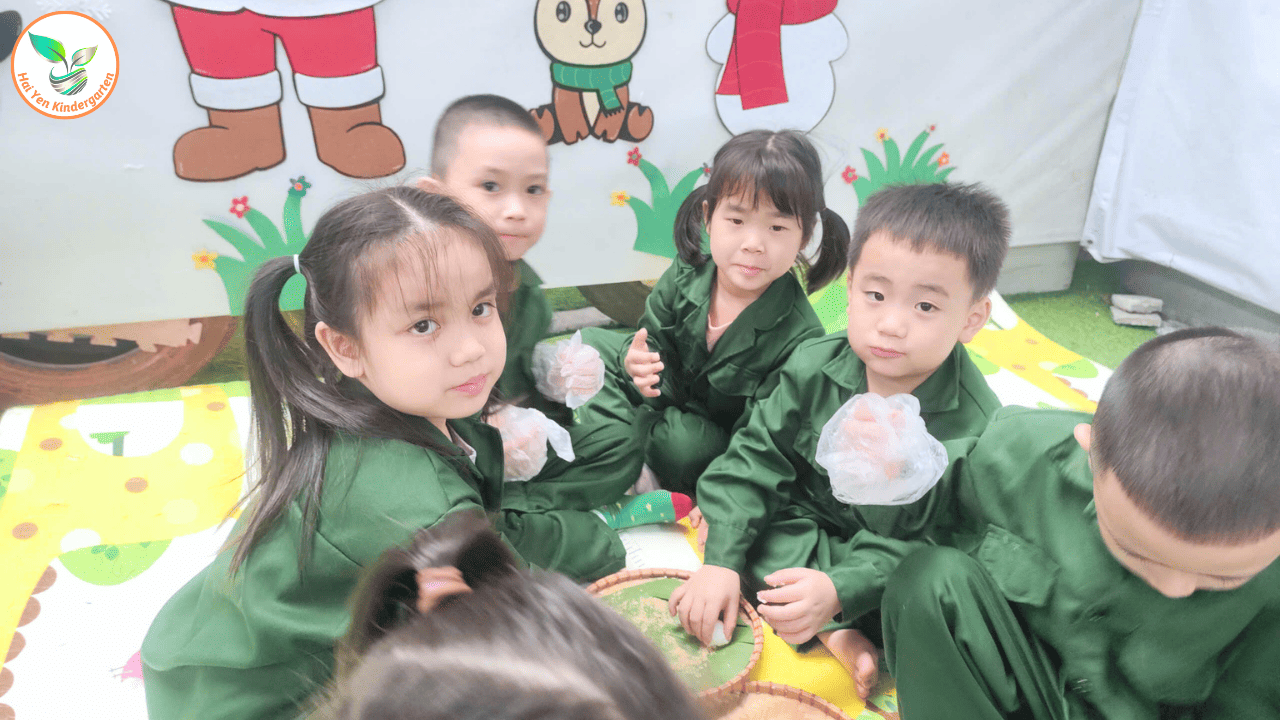 HOẠT ĐỘNG TRẢI NGHIỆM: BỮA CƠM HÀNH QUÂN - Mầm Non Hải Yến - Trương Định