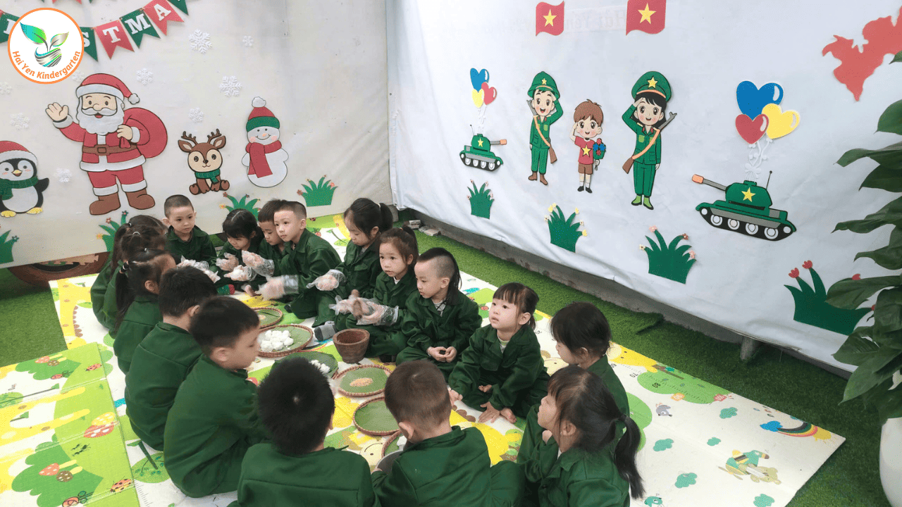 HOẠT ĐỘNG TRẢI NGHIỆM: BỮA CƠM HÀNH QUÂN - Mầm Non Hải Yến - Trương Định