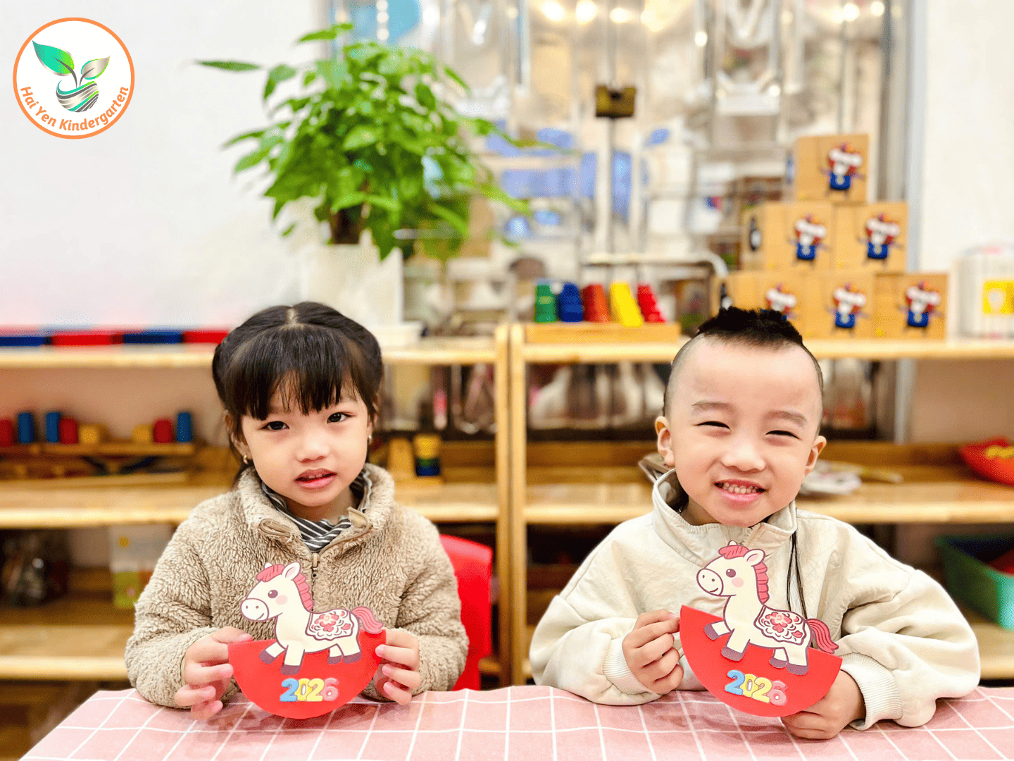 CHIẾC XÍCH ĐU NHỎ – LỜI CHÀO NĂM MỚI TỪ ĐÔI TAY BÉ - Mầm Non Hải Yến - Trương Định