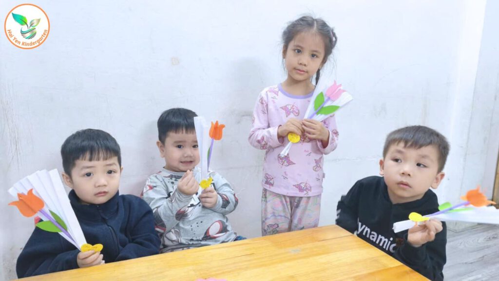 MÓN QUÀ TẶNG MẸ, TẶNG BÀ – CHÀO MỪNG NGÀY QUỐC TẾ PHỤ NỮ 8/3 - Mầm Non Hải Yến - Trương Định