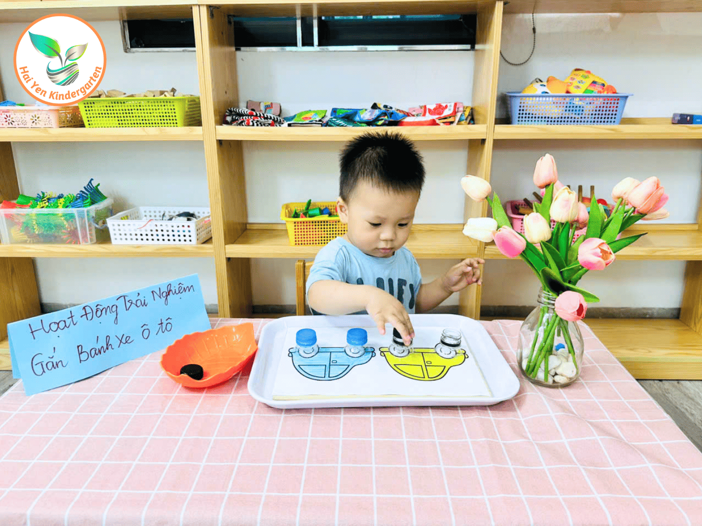 TRẢI NGHIỆM THÚ VỊ: “GẮN BÁNH XE Ô TÔ” CÙNG CÁC BÉ TRẢI NGHIỆM THÚ VỊ: “GẮN BÁNH XE Ô TÔ” CÙNG CÁC BÉ - Mầm Non Hải Yến - Trương Định