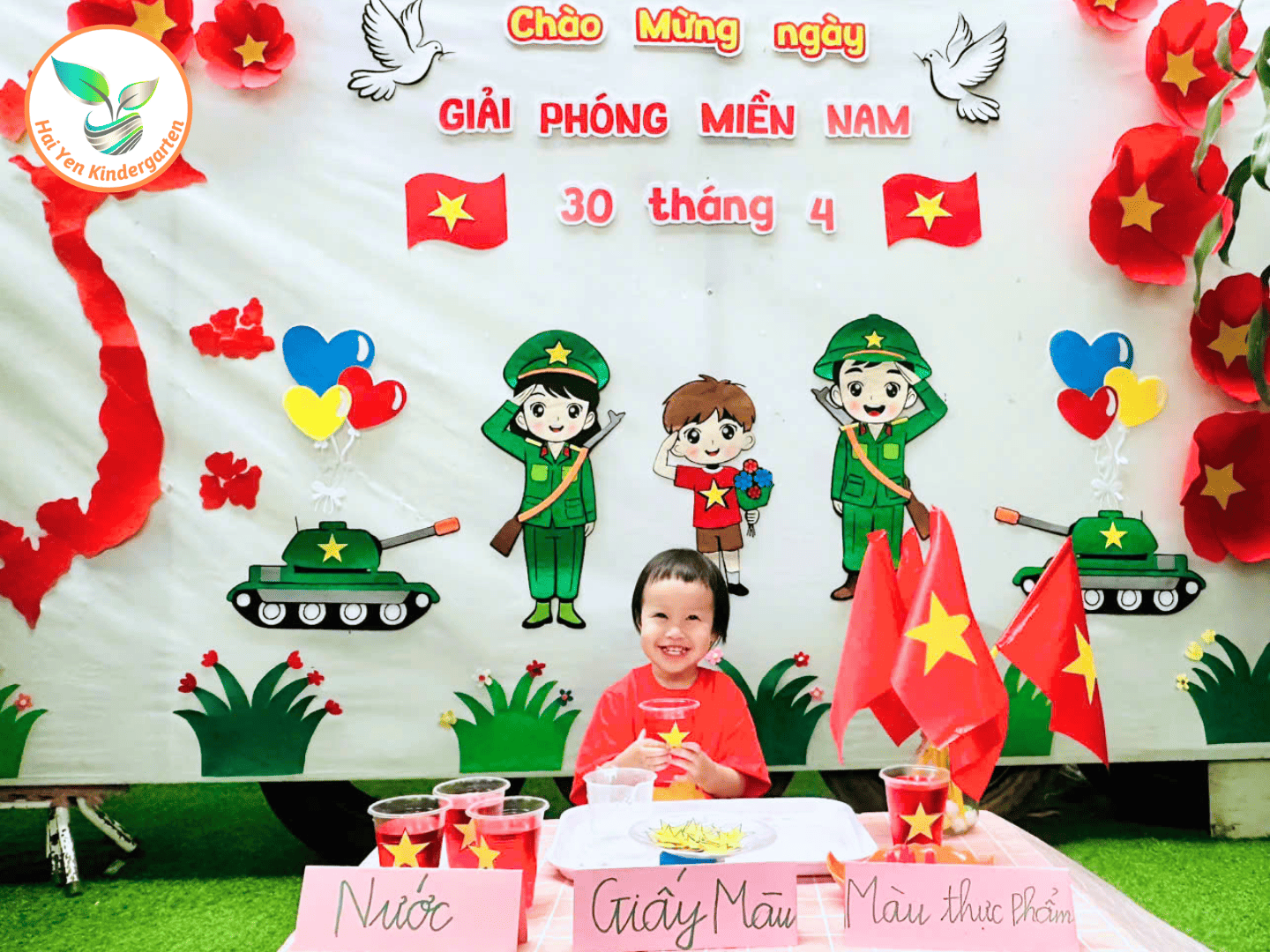 TẠO LÁ CỜ VIỆT NAM TRONG NƯỚC – HOẠT ĐỘNG Ý NGHĨA - Mầm Non Hải Yến - Trương Định
