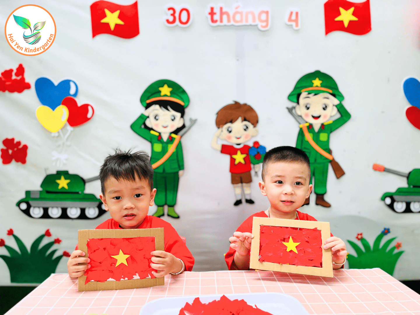 CHÀO MỪNG KỶ NIỆM 51 NĂM GIẢI PHÓNG MIỀN NAM - Mầm Non Hải Yến - Trương Định