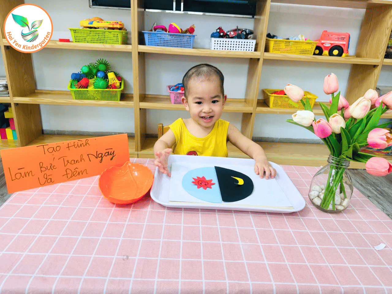 TẠO HÌNH: BỨC TRANH NGÀY VÀ ĐÊM CÙNG CÁC BẠN NHỎ HẢI YẾN - Mầm Non Hải Yến - Trương Định