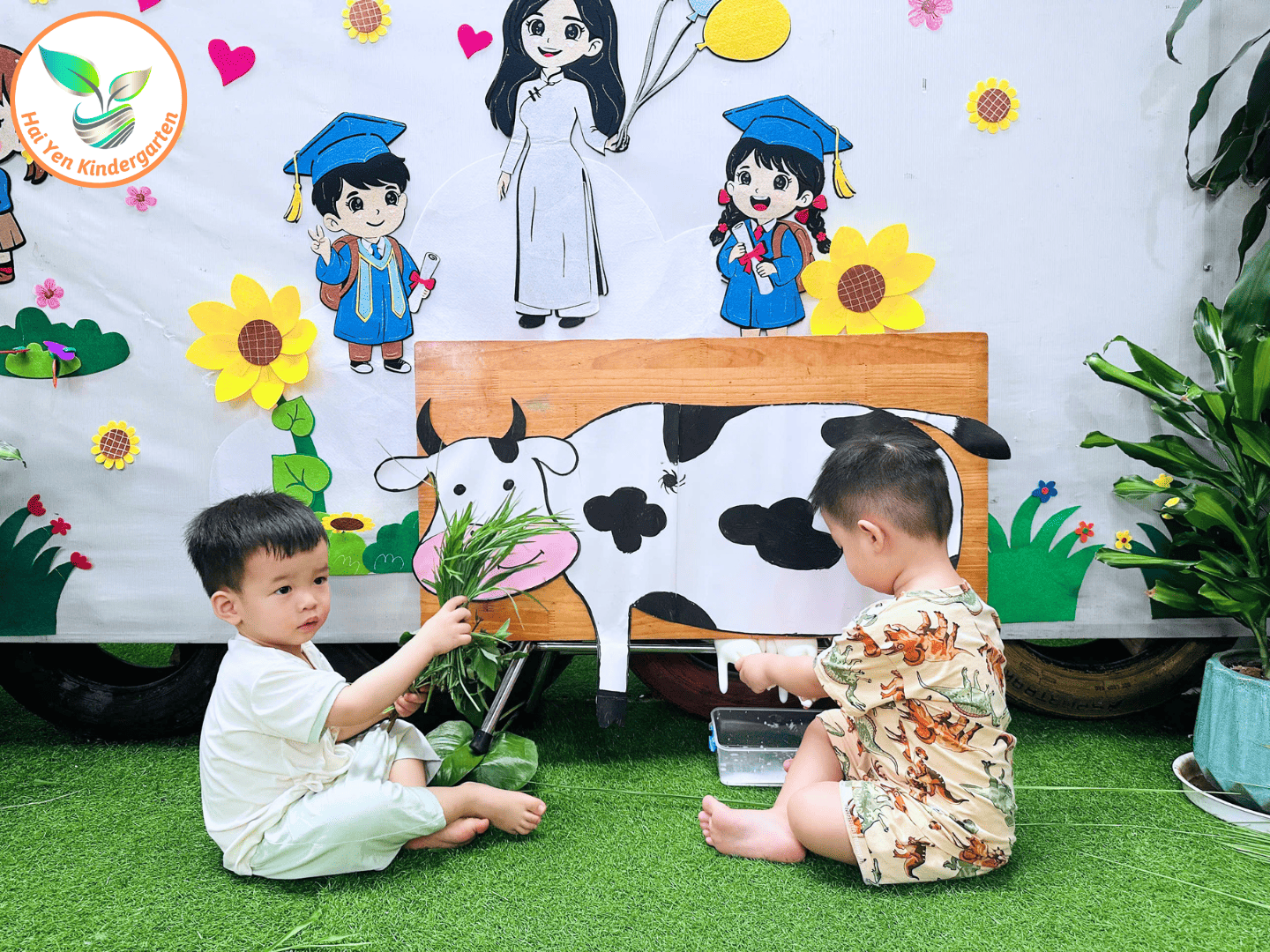 CHĂM SÓC BÒ SỮA CHĂM SÓC BÒ SỮA - Mầm Non Hải Yến - Trương Định